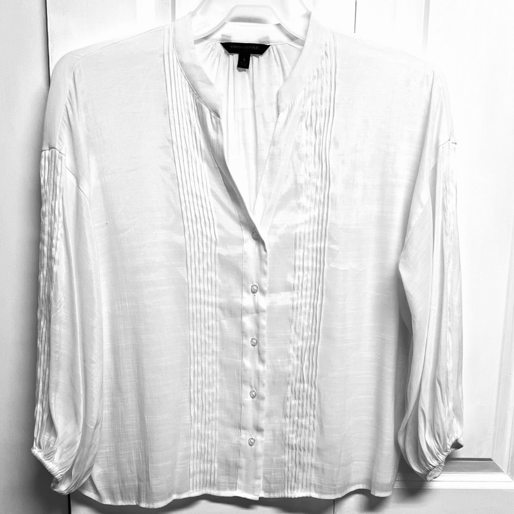 Banana Republic White Pleated Drop Shoulder Top Size S